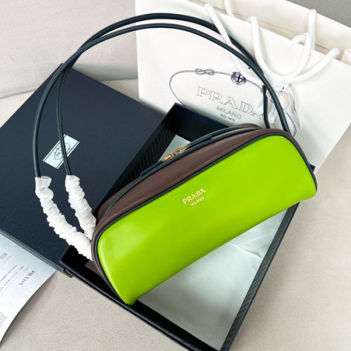 [ Prada ] 프라다 스윙 가죽 숄더백