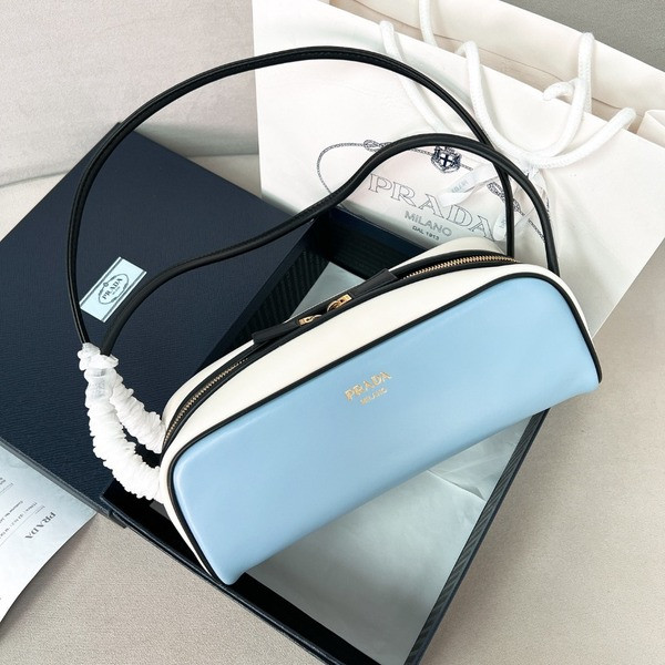 [ Prada ] 프라다 스윙 가죽 숄더백