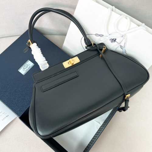 [ Prada ] 프라다 가죽 숄더백