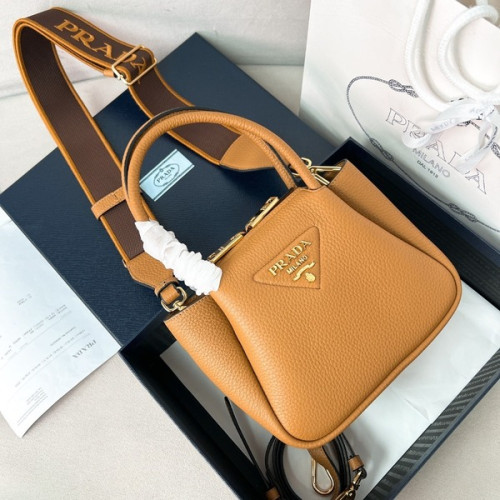 [ Prada ] 프라다 플루 가죽 미니 핸드백