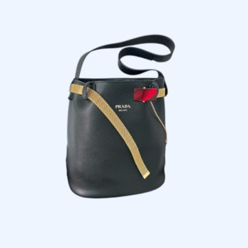 [ Prada ] 프라다 주얼리 벨트 가죽 버클 버킷 백