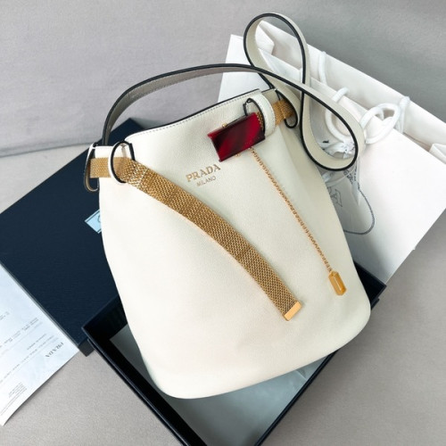 [ Prada ] 프라다 주얼리 벨트 가죽 버클 버킷 백