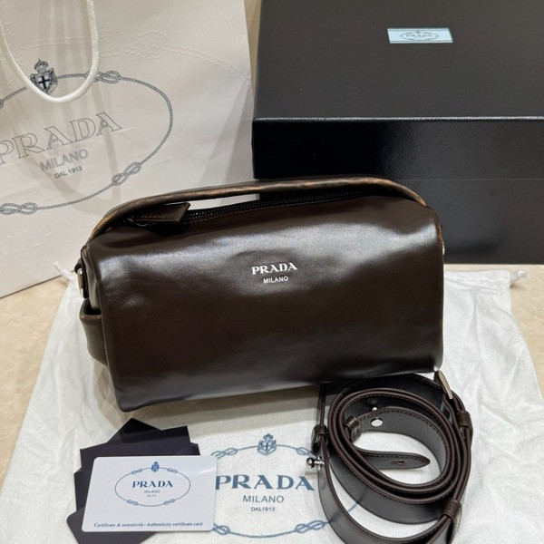 [ Prada ] 프라다 나파 가죽 숄더백