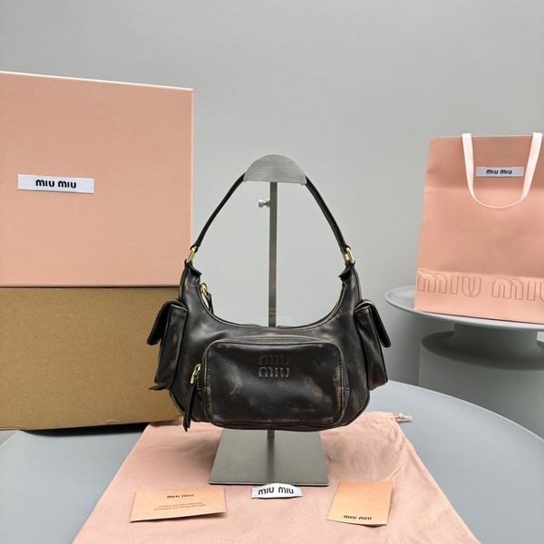 [ 미우미우 ] 23 나파 가죽 숄더백 5539