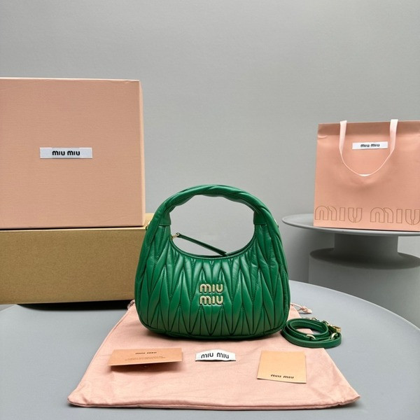 [ 미우미우 ] 완더 마테라쎄 호보백 스몰