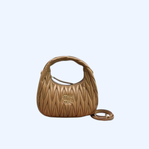 [ 미우미우 ] 완더 마테라쎄 호보백 스몰