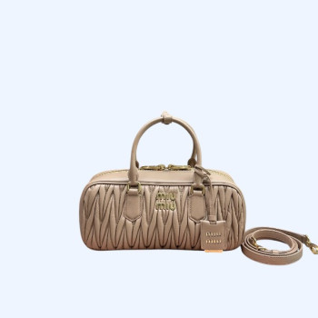 [ 미우미우 ] 마틀라세 레더 탑 핸들 백 롱스몰