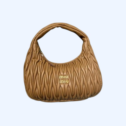 [ 미우미우 ] 마테라쎄 나파 가죽 호보백