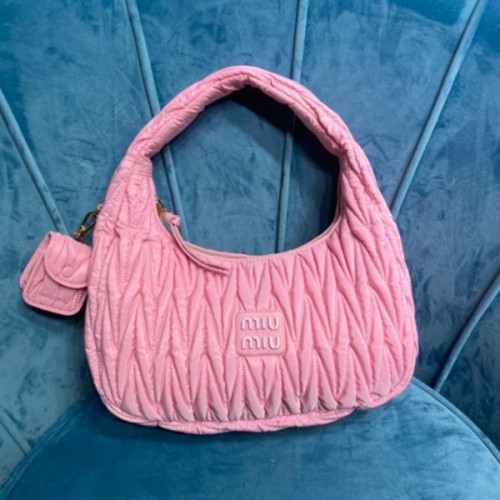 [ 미우미우 ] 마테라쎄 나파 가죽 호보백