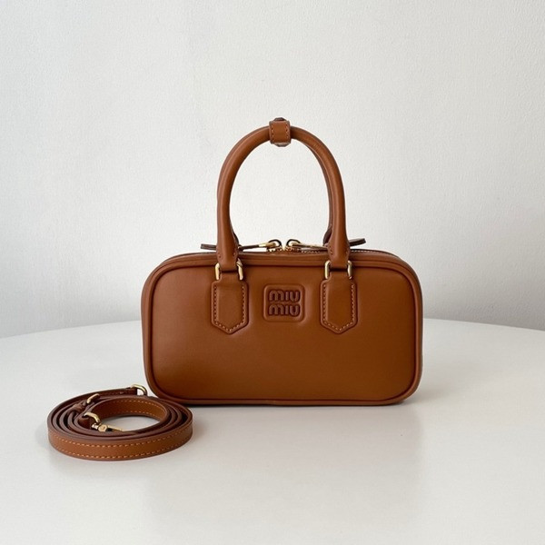 [ 미우미우 ] 아르카디 가죽 미니 백