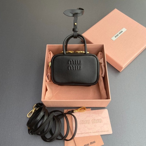 [ 미우미우 ] 가죽 마이크로 백