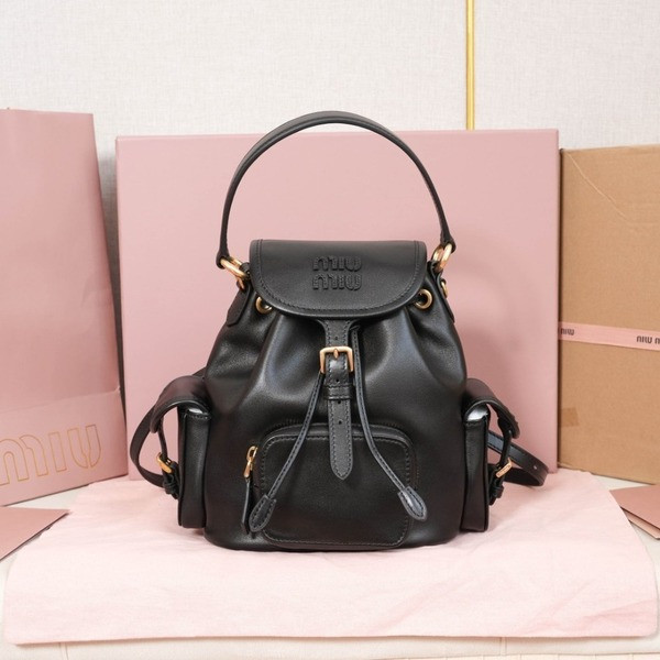 [ Miu Miu ] 미우미우 가죽 백팩