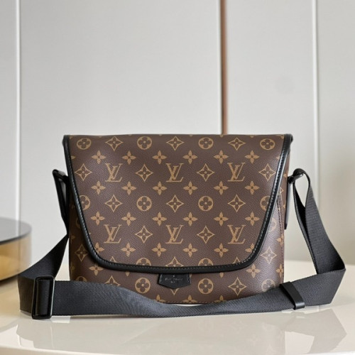 [ LV ] 마그네틱 메신저 모노그램 M45557