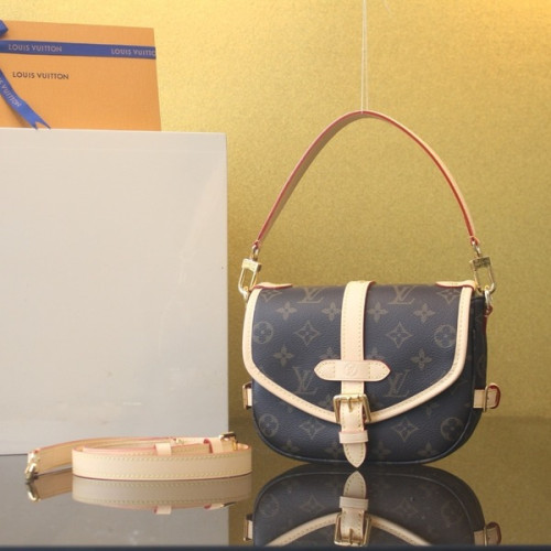 [ LV ] 소뮈르 BB 모노그램