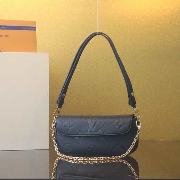 [ LV ] 월릿 온 체인 아이비