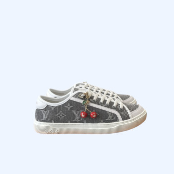 [ LV ] 라군 스니커즈