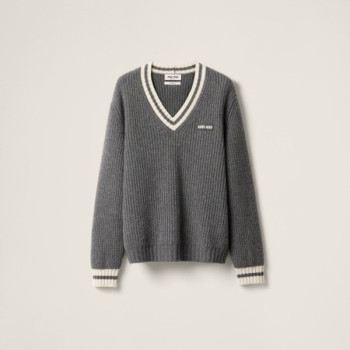 울 및 캐시미어 브이넥 스웨터