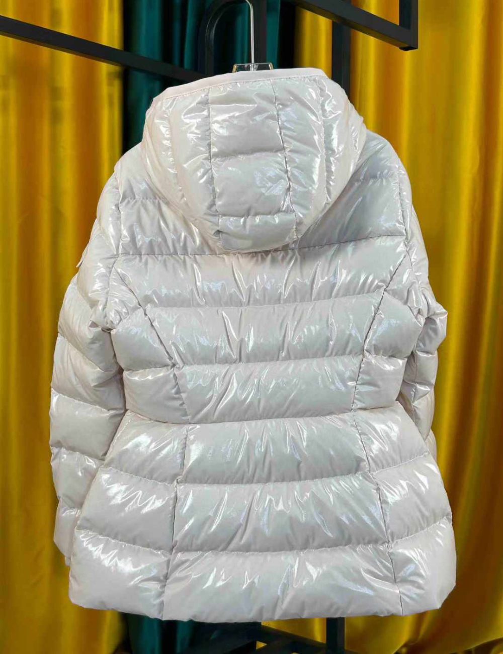 패딩 그레이 색상 이미지-S1L5