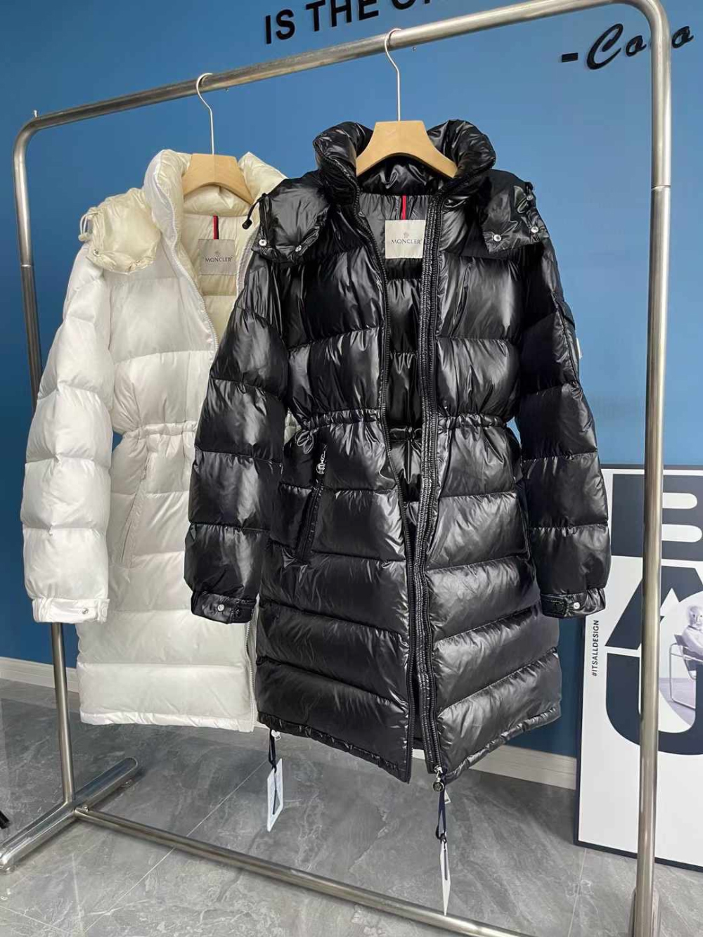 패딩 차콜 색상 이미지-S3L7