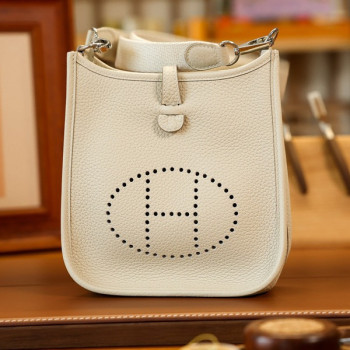 에르메스 에블린 16 아마존 백 아이보리 클레망스 & 팔라듐 하드웨어