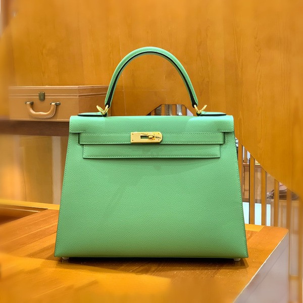 에르메스 켈리 28 셀리에 아보카도 그린 골드 하드웨어