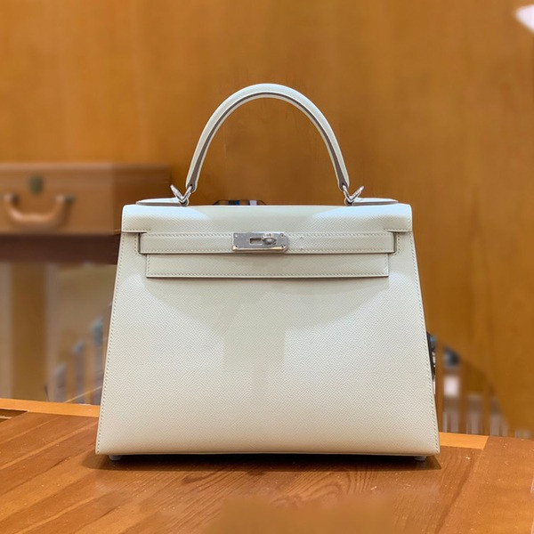 에르메스 켈리 28 셀리에 밀크 쉐이크 실버 하드웨어