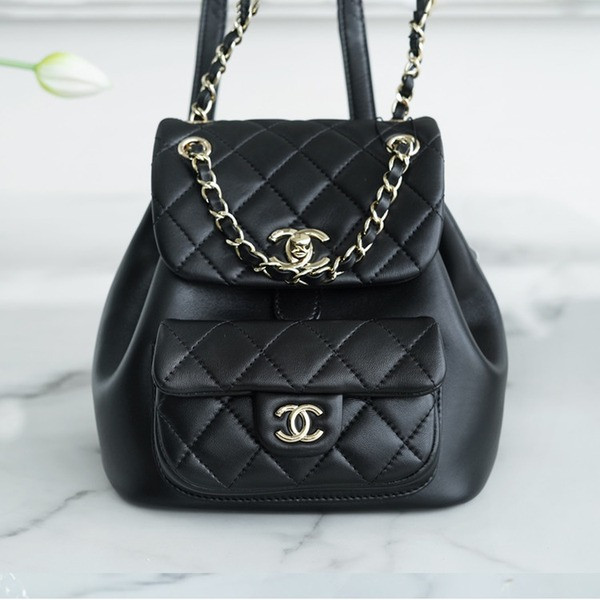 샤넬 22A 듀마 포켓 백 스몰 블랙 램스킨