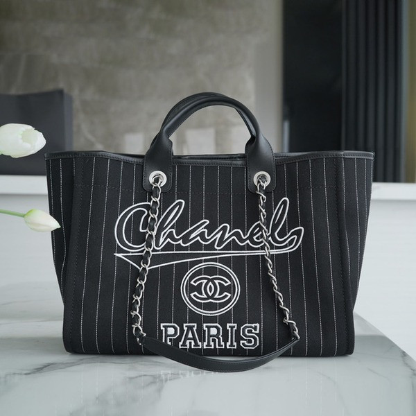 샤넬 맥시 쇼핑백 블랙(실버)