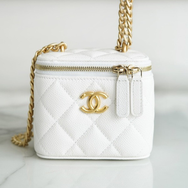 샤넬 스몰 체인 코스메틱 캐비어 화이트