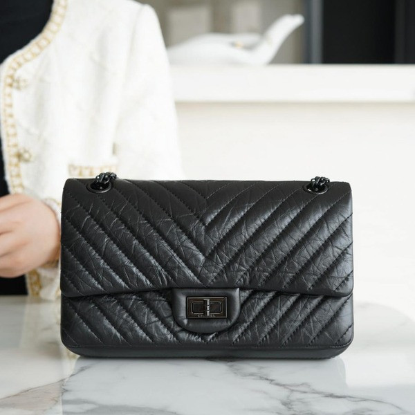 샤넬 2.55 플랩백 미디엄 빈티지 블랙 A37586