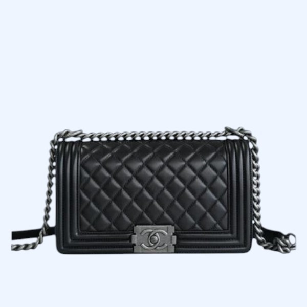 샤넬 보이백 미디엄 블랙 은장 램스킨