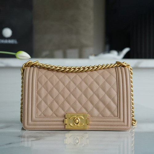 샤넬 보이백 미디엄 베이지 금장 캐비어