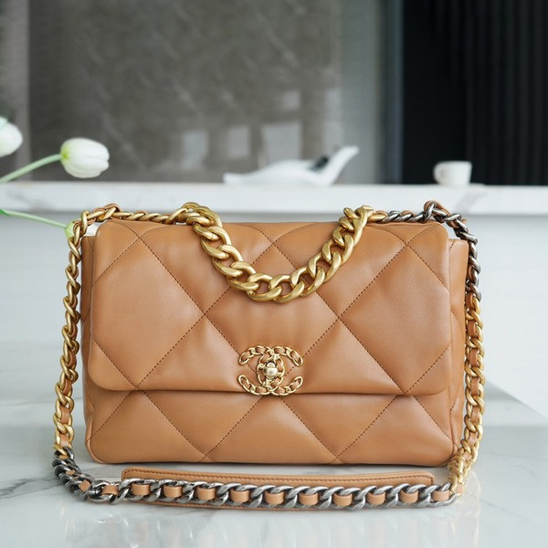 샤넬 19백 라지 골드 체인 램스킨 