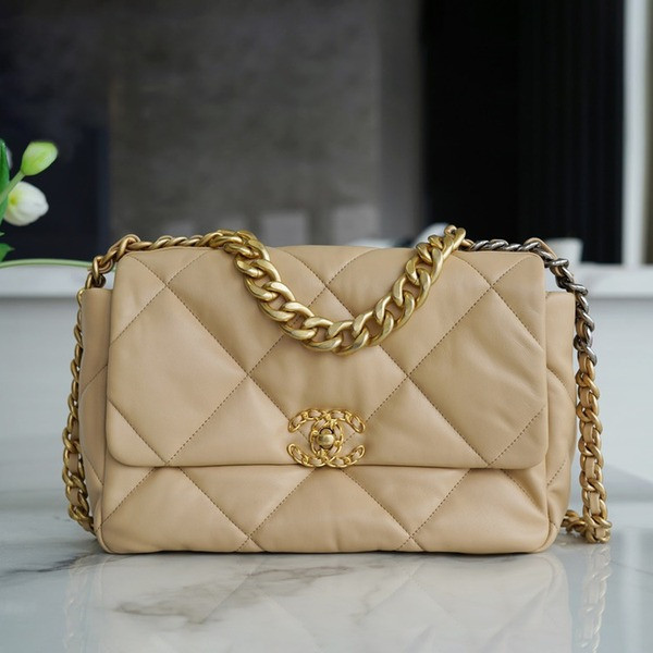 샤넬 19백 라지 골드 체인 램스킨 