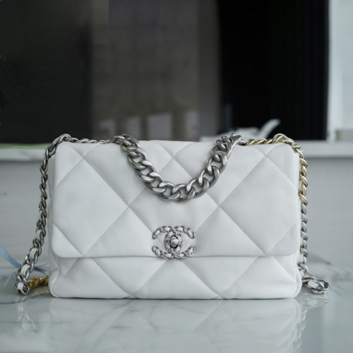 샤넬 19백 라지 실버 체인 램스킨 