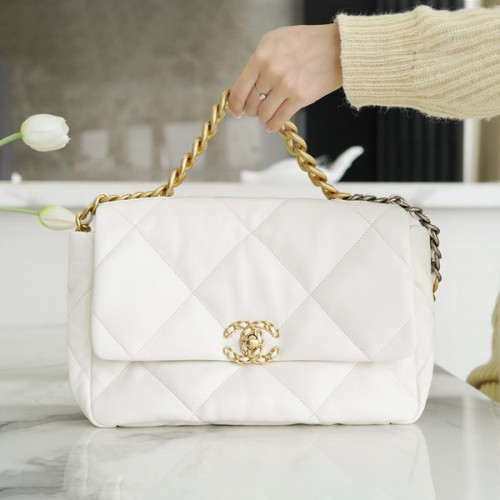 샤넬 19백 라지 골드 체인 램스킨 