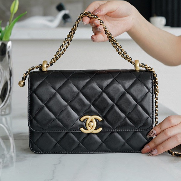 샤넬 클래식 스몰 WOC 22 