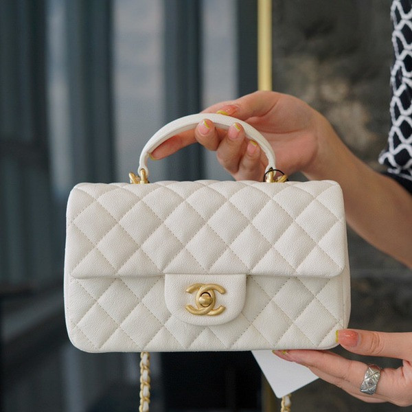 샤넬 클래식 뉴미니 탑핸들 플랩백 