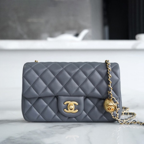 샤넬 클래식 메탈볼 플랩백 그레이 금장 램스킨