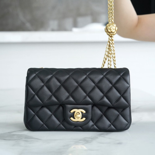 샤넬 클래식 플랩백 뉴미니 