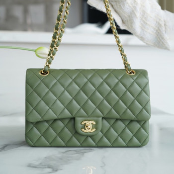 샤넬 클래식 미디엄 그린 금장 램스킨