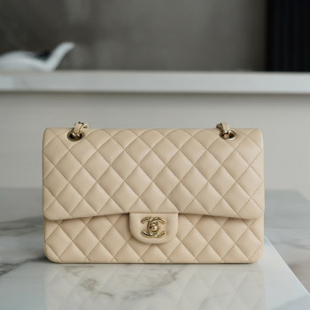 샤넬 클래식 미디엄 베이지 금장 램스킨