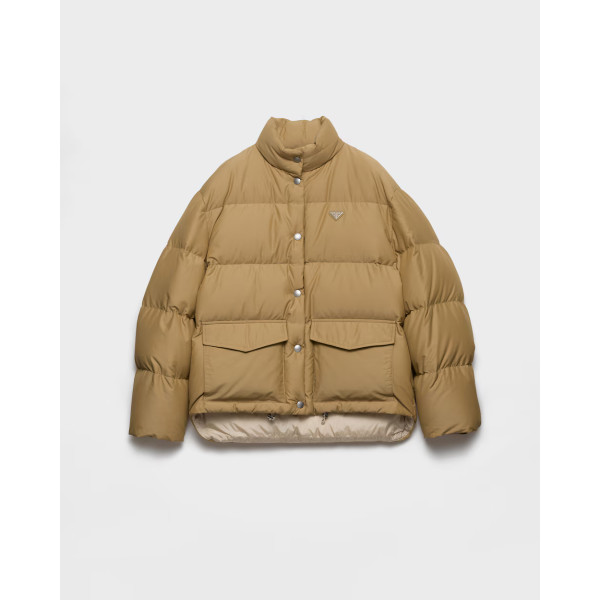 중량의 기능성 소재 다운 재킷