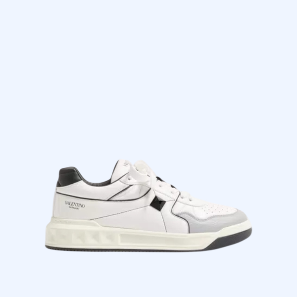 나파 가죽 원 스터드 로우탑 스니커즈