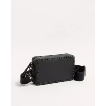 락스터드 그레인 송아지 가죽 크로스바디 백