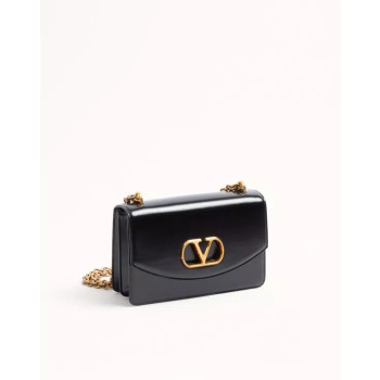 발렌티노 가라바니 베인 유광 송아지 가죽 숄더백