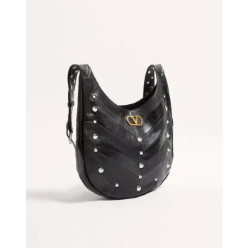 발렌티노 가라바니 호보호 스터드 디테일 쉐브론 패턴 나파 레더 호보백