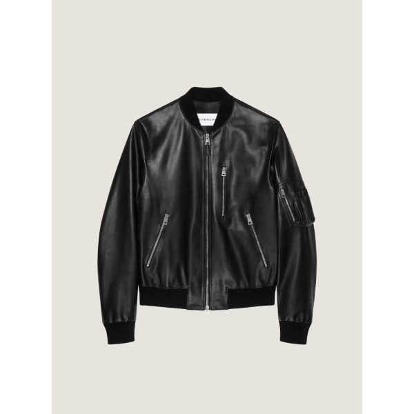 가죽 소재의 조종사 재킷