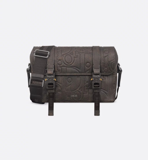Dior Hit the Road 플랩 스트랩백