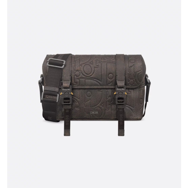 Dior Hit the Road 플랩 스트랩백